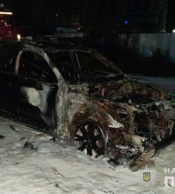 В Одесі поліція затримала юнака за підозрою у підпалі автомобіля