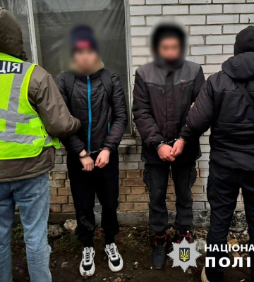 У Києві поліція затримала двох підлітків за підпал військового автомобіля. ВІДЕО