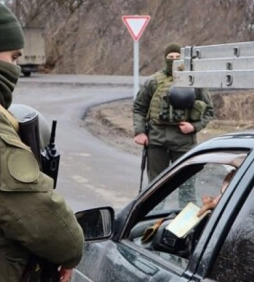 Жінку з чоловіком переплутали співробітники ТЦК в Одесі