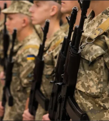 Держдеп США пообіцяв допомогти оснастити воїнів, якщо Україна знизить вік мобілізації. Зеленський відреагував
