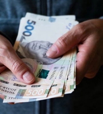 Від початку року середня зарплата в Україні зросла на 22%