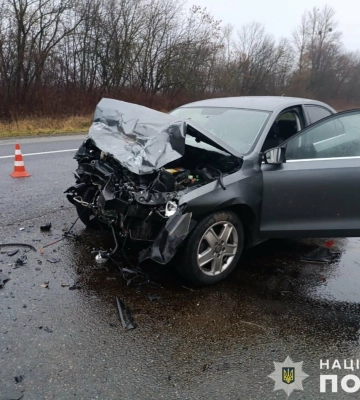 В ДТП з мікроавтобусом на Львівщині постраждали двоє людей