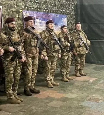 Миколаївським десантникам передали під сотню квадрокоптерів та електростанцію