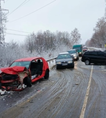 На Вінниччині зіткнулись автобус і легковик, серед постраждалих - однорічна дитина