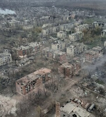 Живуть в підвалах та укриттях: у Торецьку досі залишаються близько 400 цивільних