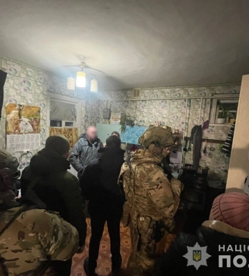 Замах на волонтерів з Черкащини: СБУ вилучила вибухівку і затримала підозрюваних