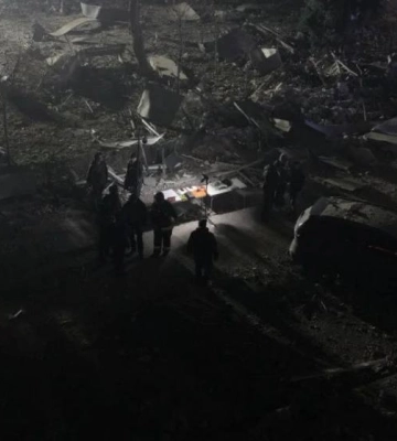 У Запоріжжі під завалами ще є люди: Зеленський прокоментував ситуацію