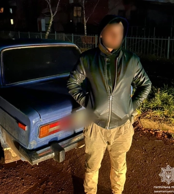 Патрульні виявили нетверезого водія, який після позбавлення права керування судом, керував автомобілем