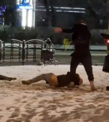 Учасників бійки у центрі Луцька затримала поліція. Відео