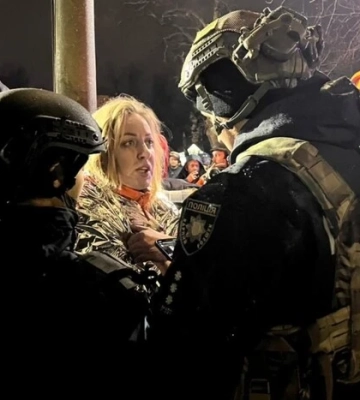 Додзвонилися на лінію &quot;101&quot; - у Запоріжжі врятували двох жінок, які сім годин пробули під завалами