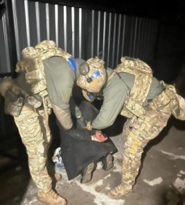 На Житомирщині затримали трьох спільників, які вимагали гроші в пораненого військового