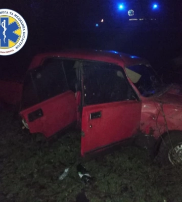 На Золотоніщині автівка з’їхала з дороги: шістьох людей оглядали медики