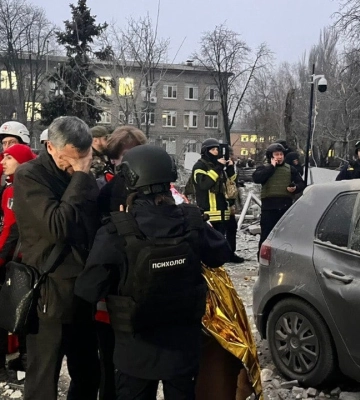У Запоріжжі з-під завалів деблокували тіло ще однієї жертви російського обстрілу