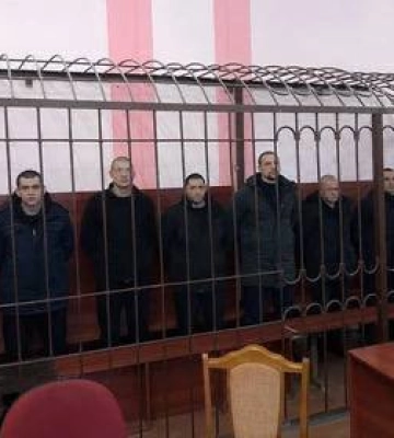 Росіяни засудили дев’ятьох полонених морпіхів, які захищали Маріуполь