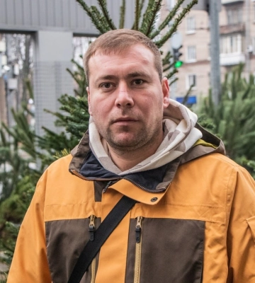 У Дніпрі стартував сезон ялинкових базарів: як обрати легальну ялинку