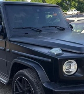 У чиновника миграционной службы конфисковали элитное авто