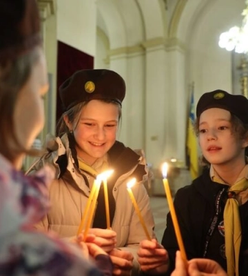 Вифлеємський вогонь миру на шляху до Львова. Де передаватимуть