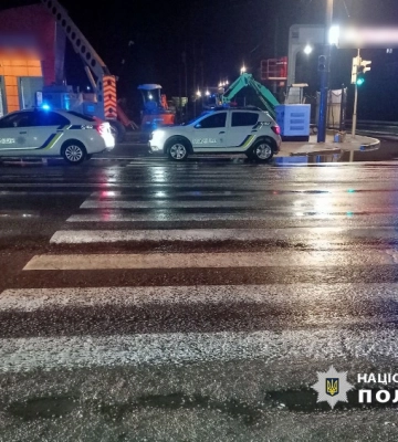 Неподалік Одеси автомобіль збив пішохода — постраждалий в комі