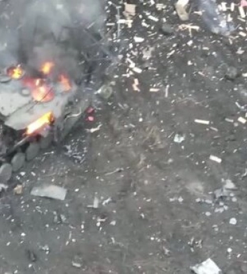 Наши воины разгромили вражескую бронеколонну и уничтожили 8 единиц техники россиян под Кругляковкой Харьковской области. ВИДЕО