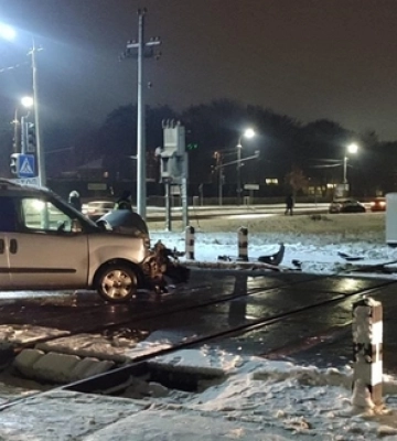 Поїзд протаранив авто у Луцьку: деталі