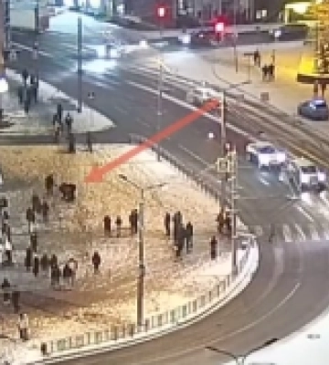 Увечері у центрі Луцька молодики зчинили масову бійку (Відео)