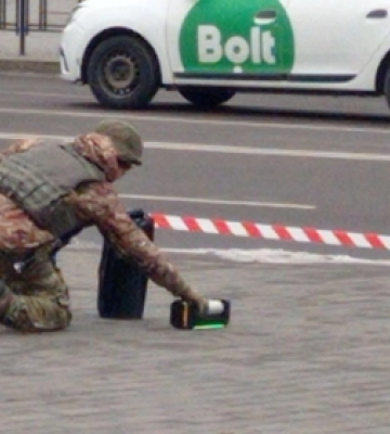 Підозрілий пакет у центрі Луцька: що знайшли вибухотехніки 