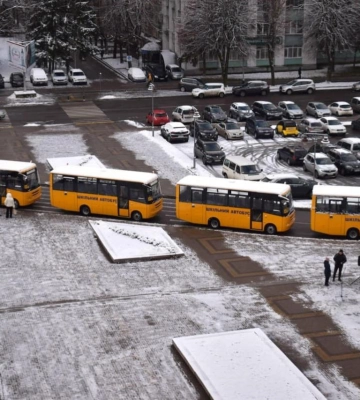 Чотири шкільні автобуси отримали громади Рівненщини