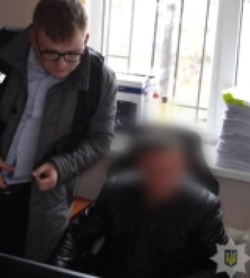 Вимагав хабар за зняття арешту з банківських рахунків: в Одесі повідомили про підозру державному виконавцю