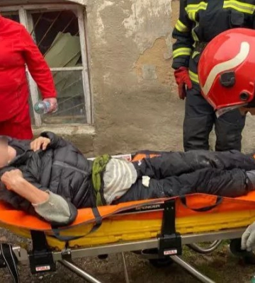 Рятувальники у Кропивницькому відчинили помешкання жінки, яка потребувала допомоги медиків