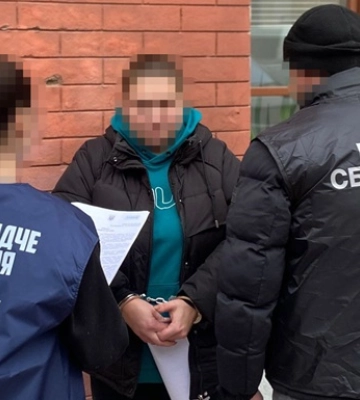 Мошенница требовала 1 млн гривен у жены пленного защитника Азовстали