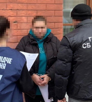 СБУ: на Київщині затримали шахрайку, що вимагала 1 млн грн у дружини полоненого оборонця Азовсталі