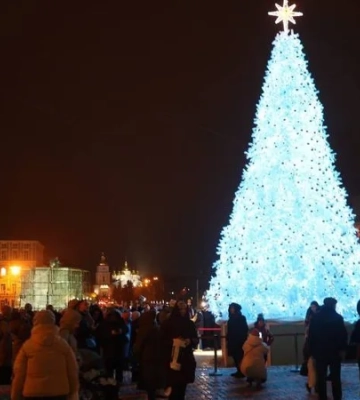 У Києві засвітили головну ялинку країни