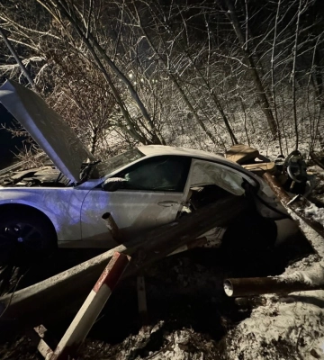 На Рівненщині «BMW» збив людину: пішохід та маленький пасажир легковика у лікарні