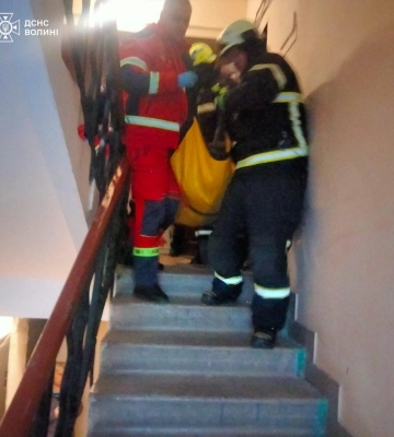 У Луцьку надзвичайники врятували життя жінці: що відомо