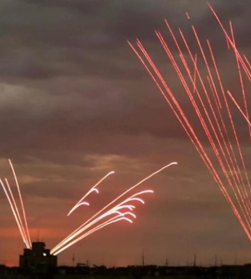 У Печерському районі Києва внаслідок атаки дронів зафіксували падіння уламків