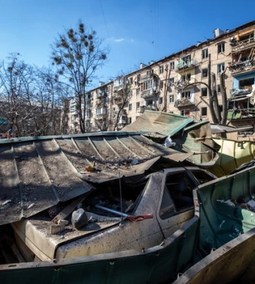 На Київщині уламки російських дронів та ракет пошкодили приватні будинки