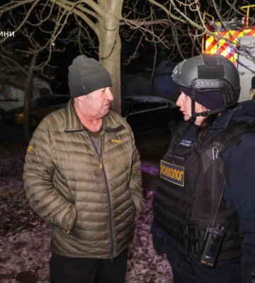 У Харкові безпілотник влучив у дах житлового будинку