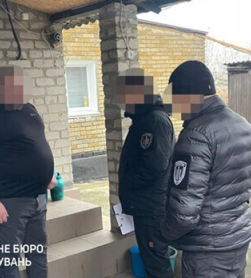Примушував підлеглих працювати на свою родину: викрито посадовця однієї з військових частин на Донеччині, - ДБР. ФОТОрепортаж
