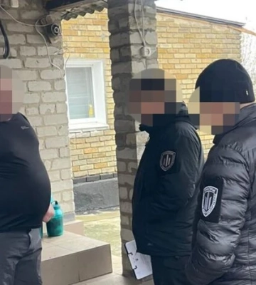 Примушував підлеглих працювати на свою родину. На Донеччині викрито військового чиновника