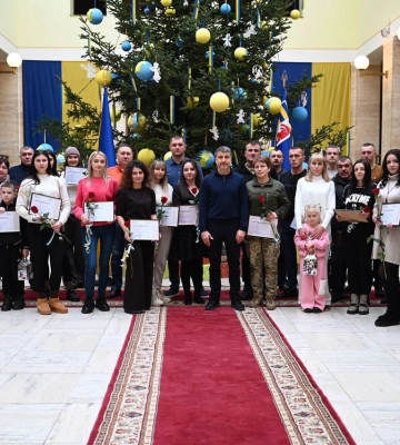 Родини ветеранів війни отримали сертифікати на житло на Закарпатті