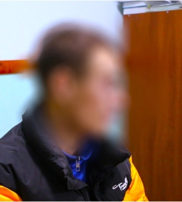 На Прикарпатті молодик підпалив поліцейський автомобіль. ВІДЕО