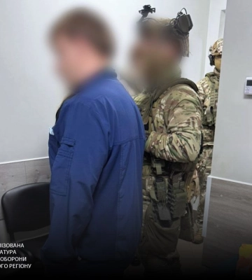 На Прикарпатті лікарі - батько та син за гроші «звільняли» ухилянтів від мобілізації