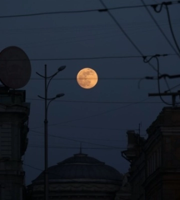 В Одесі продовжують діяти екстрені відключення світла