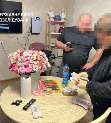 Посадовець військової частини на Донеччині змушував підлеглих працювати в кіоску на свою дружину