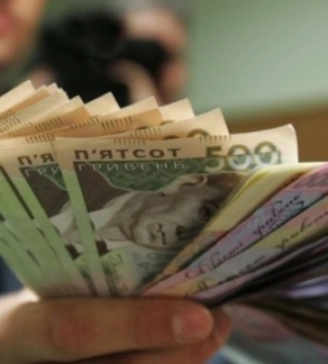 У столичній мерії викрили хабарника: брав з підприємств гроші за дозволи на шкідливі викиди