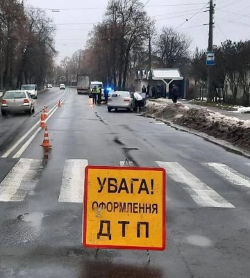 Потерпіла зламала ключицю: у винуватця ДТП у Луцьку забрали права
