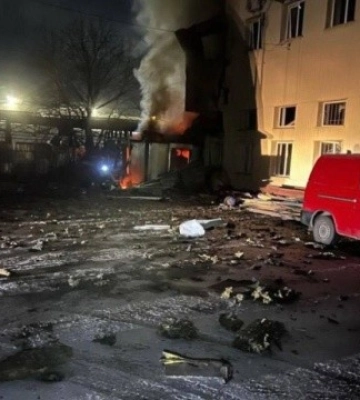 На Київщині внаслідок падіння уламків дронів пошкоджена адмінбудівля підприємства