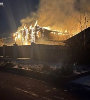 Окупанти атакували житловий сектор Покровська: пожежі ліквідовано. ФОТОрепортаж