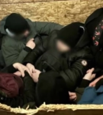 Вісьмох чоловіків з різних регіонів країни віз у прикордоння 63-річний житель Виноградова. ВІДЕО