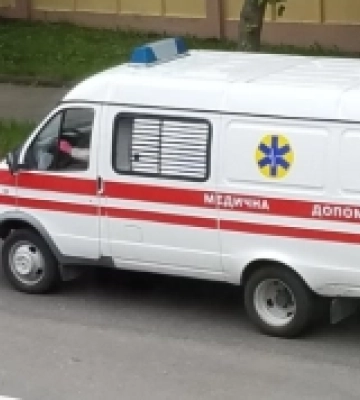 У Рівному водійка не дала дорогу швидкій допомозі